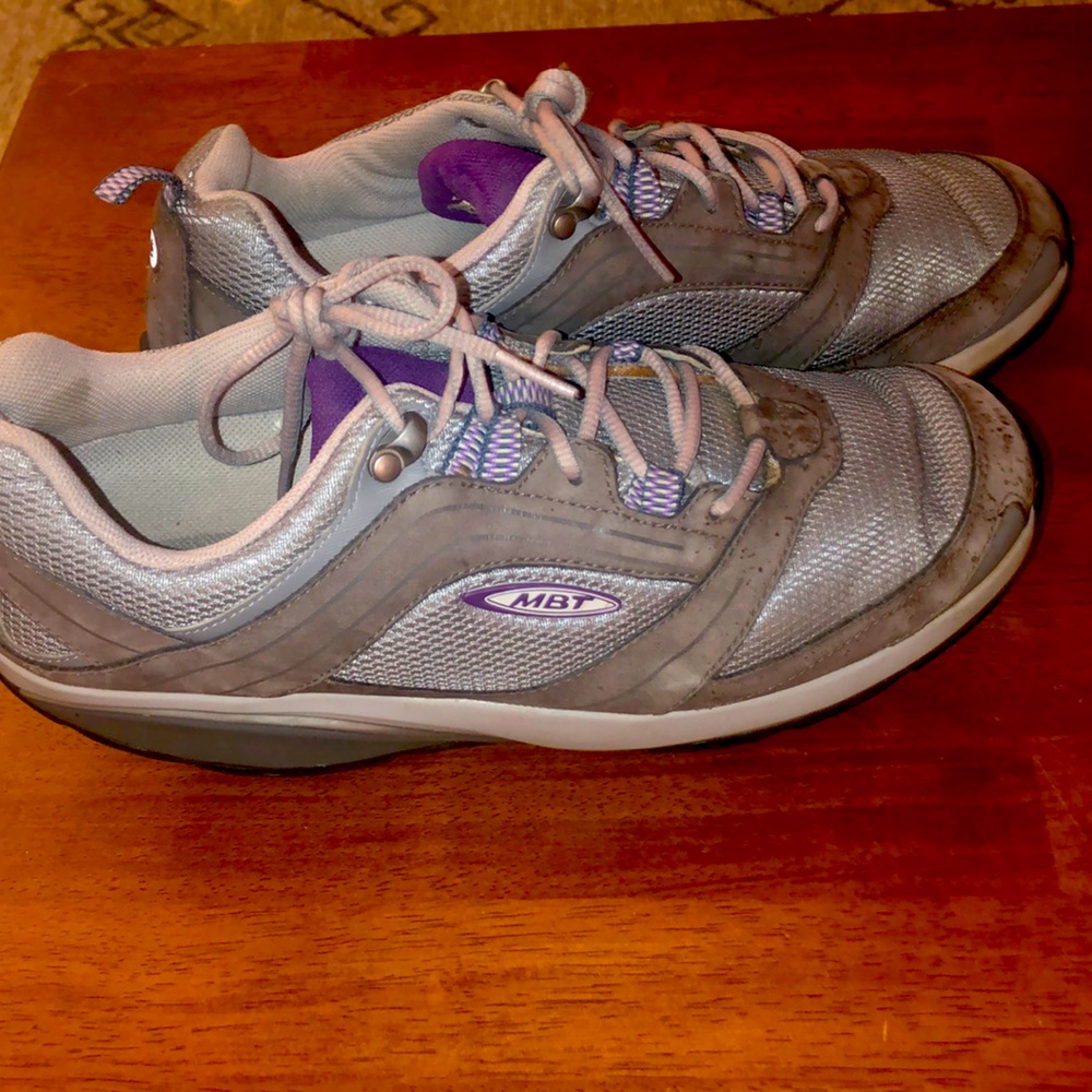 MBT Chakula Walking Shoes 👟
